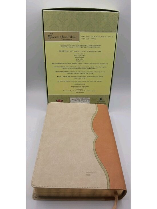 The Womans Study Bible New King James NKJV Tan Cream Leathersoft Nelson 2006 - Picture 3 of 11